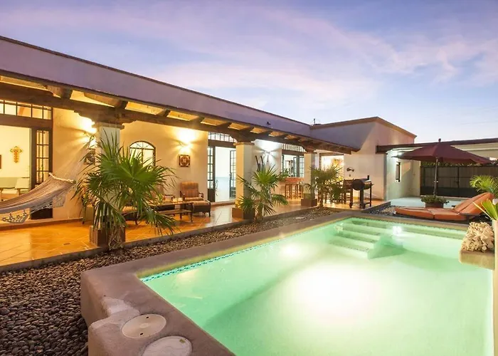 Private Pool, Walk To Malecon, 2 Bedroom Estilo Hacienda