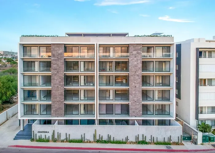 Endless Summer: Oceanview Condo with Pool, Steps from Beach